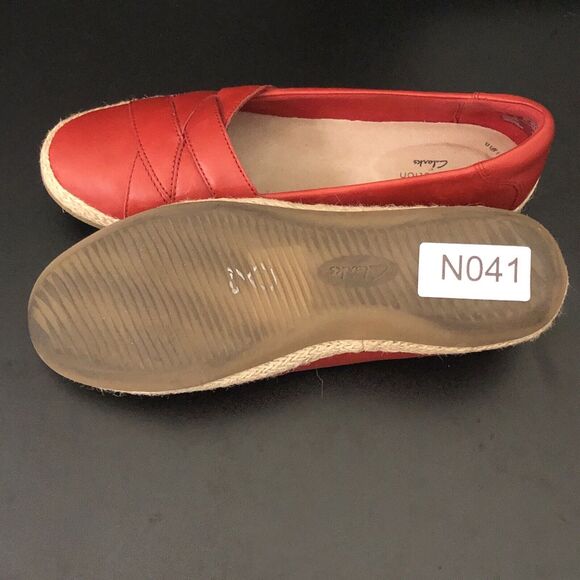 Clarks Women's Danelly Shine Loafersz 9M red leather slip on  308 - Picture 7 of 9